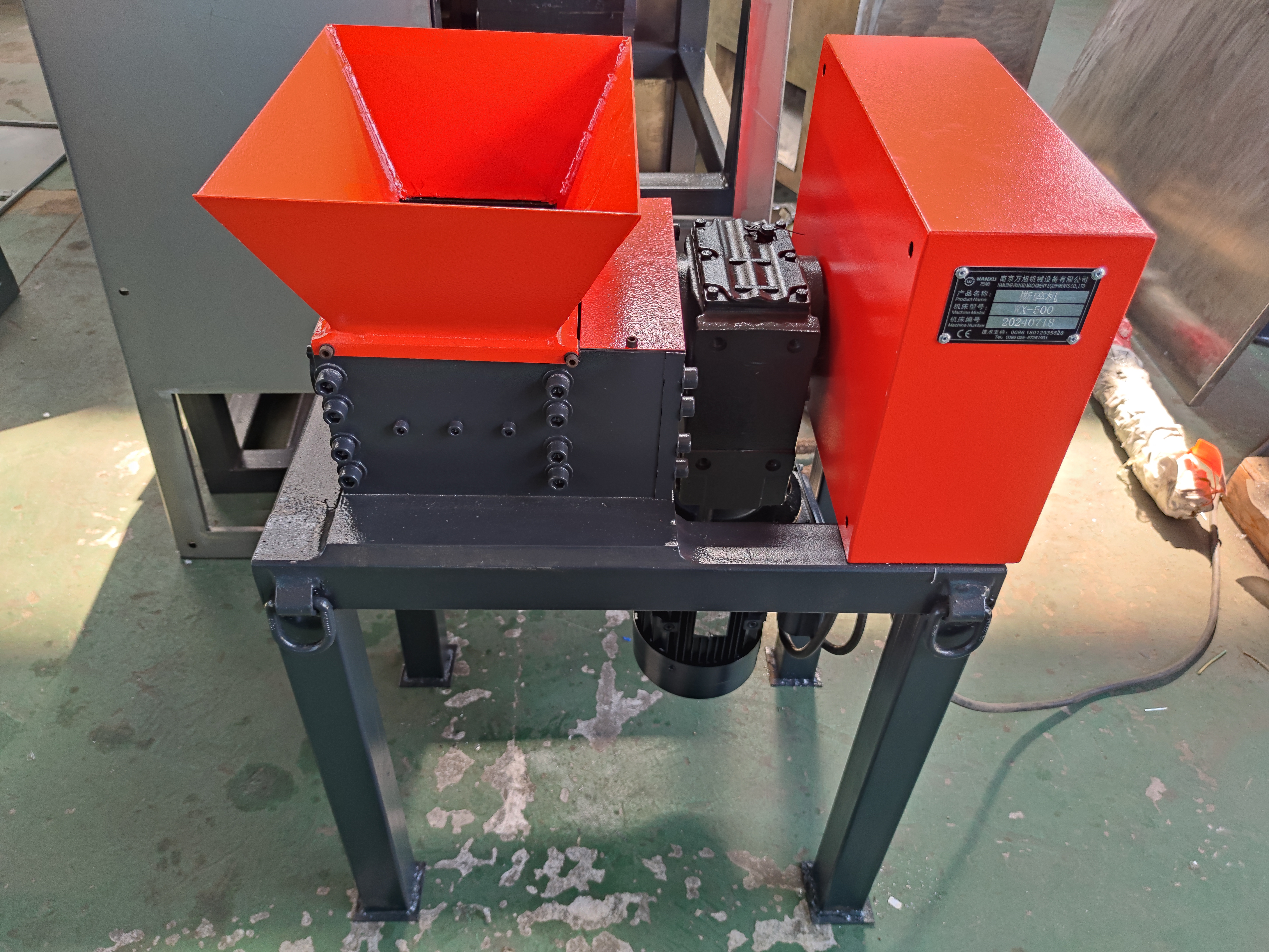 200 model shrdder machine plastic bottle and can crusher machine